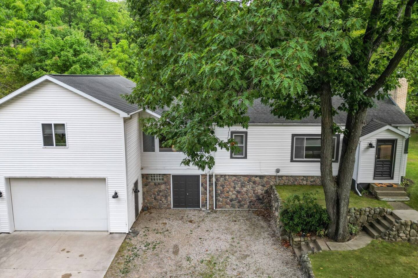 Ryland Cottage Seasons of South Haven