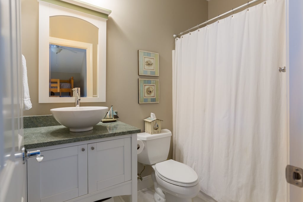 3rd Bedroom private bathroom