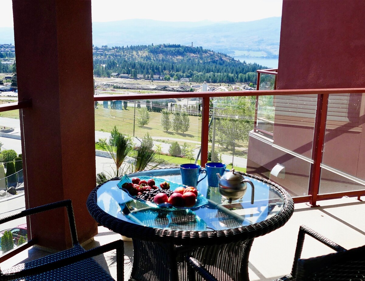 View from the balcony - Mission Hill Winery Tower and Okanagan Lake
