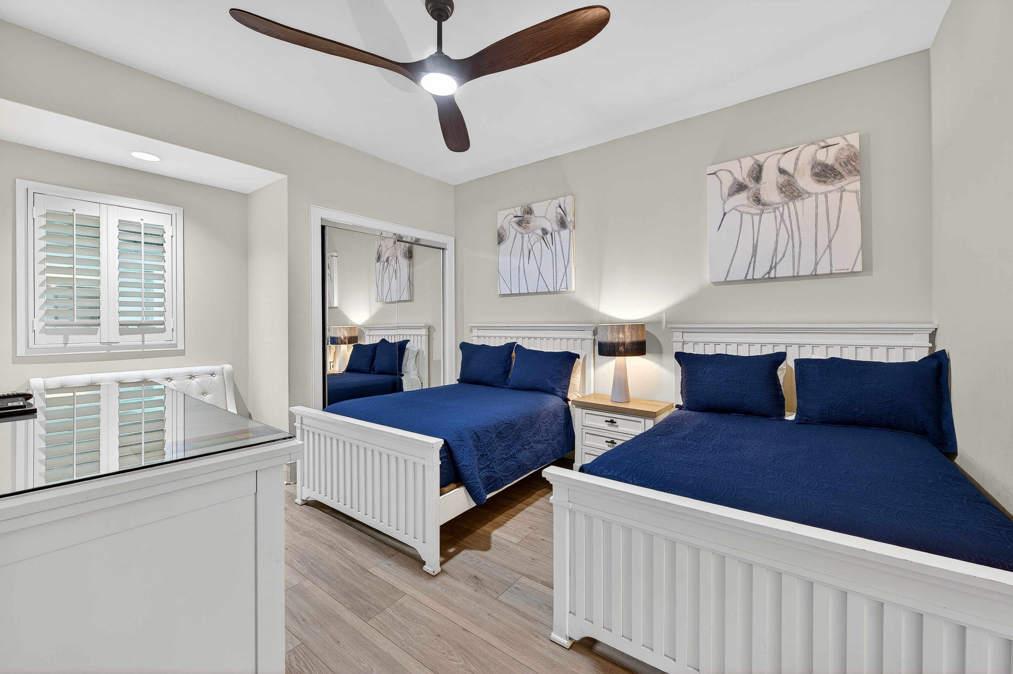 Third bedroom, two full beds