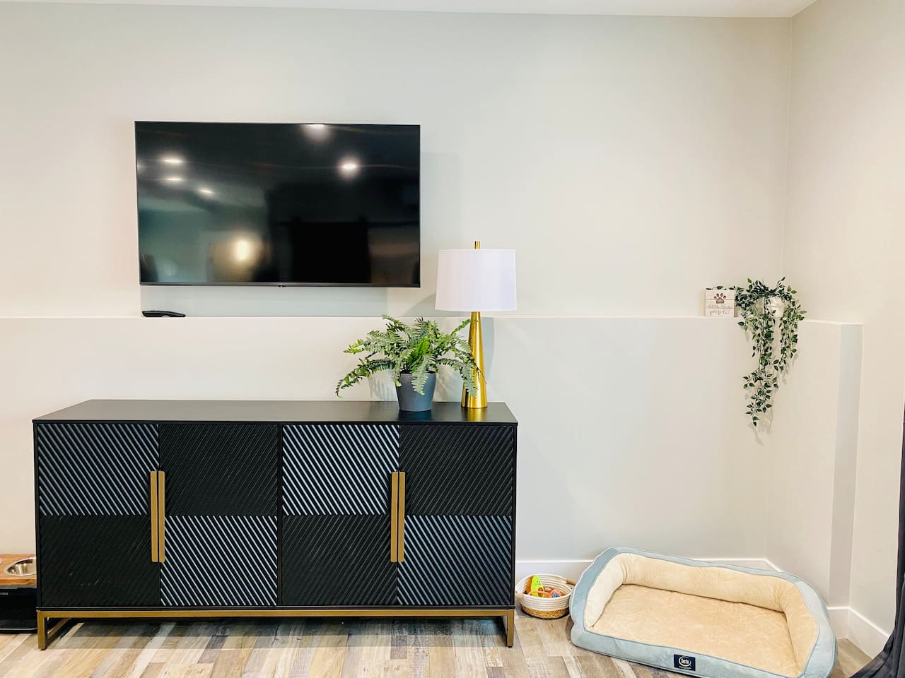 "We really enjoyed our stay! The house itself was extremely tidy and logistically laid out extremely well." - Roxanne (February 2024)