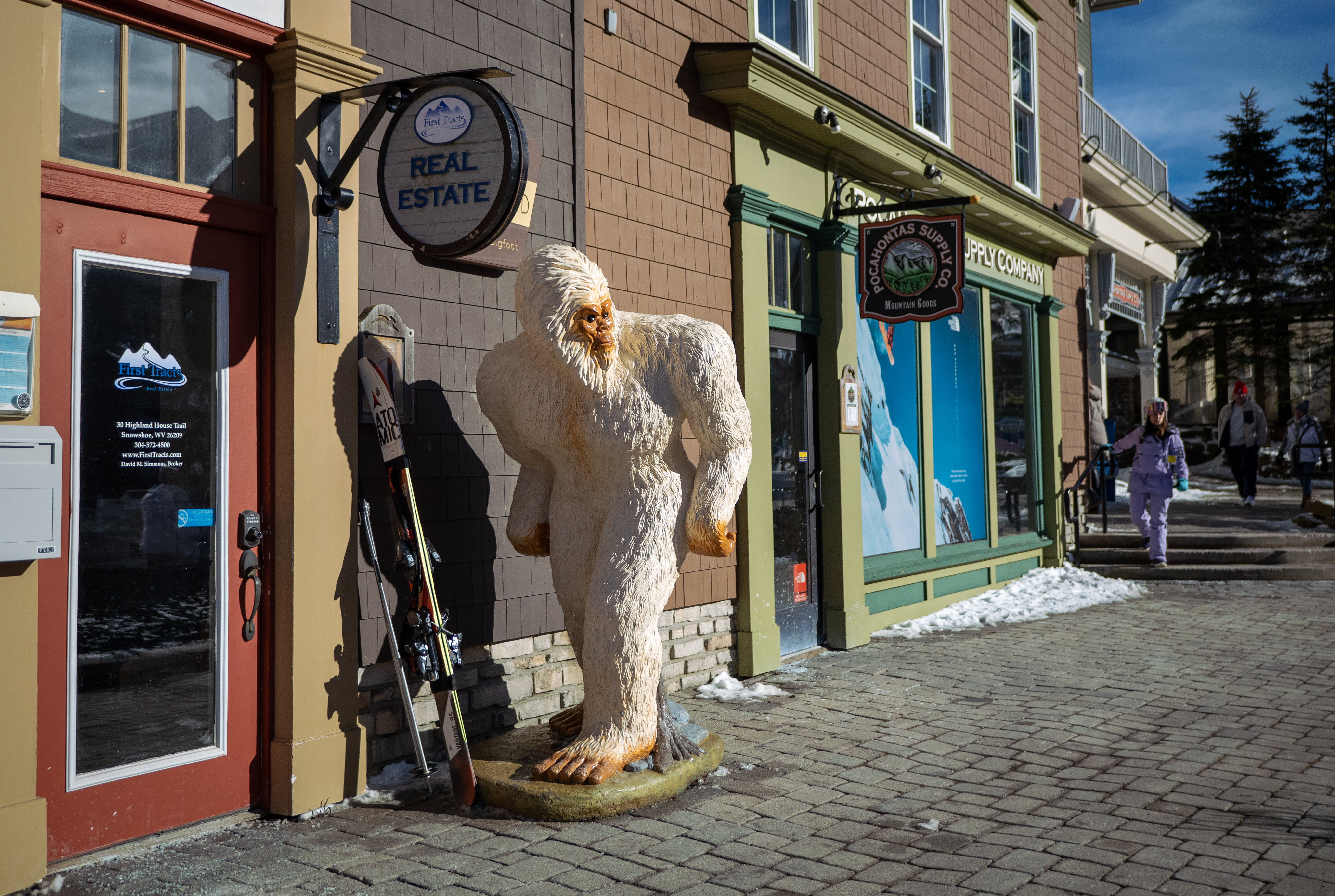 Highland House · Unit 207 — Snowman