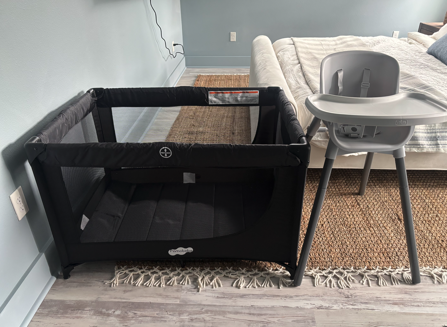 Pack'n play and high chair