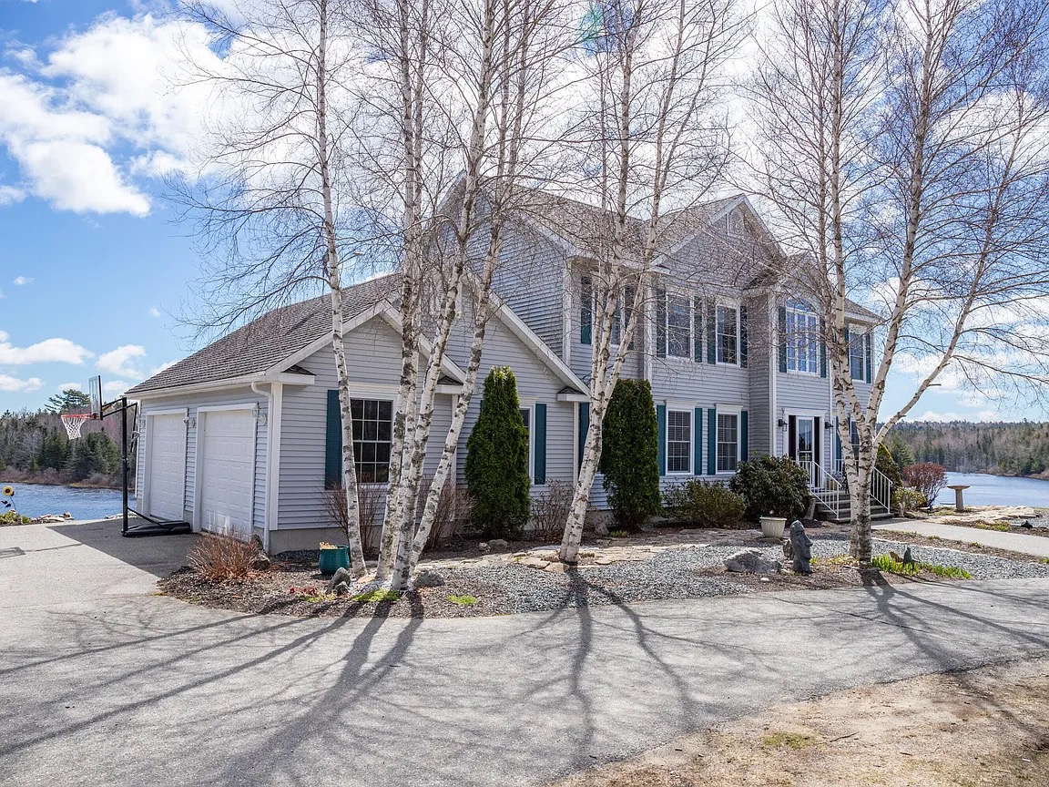 Morancy Pond House front view.
