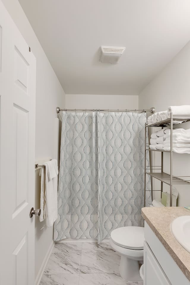 Full Bathroom