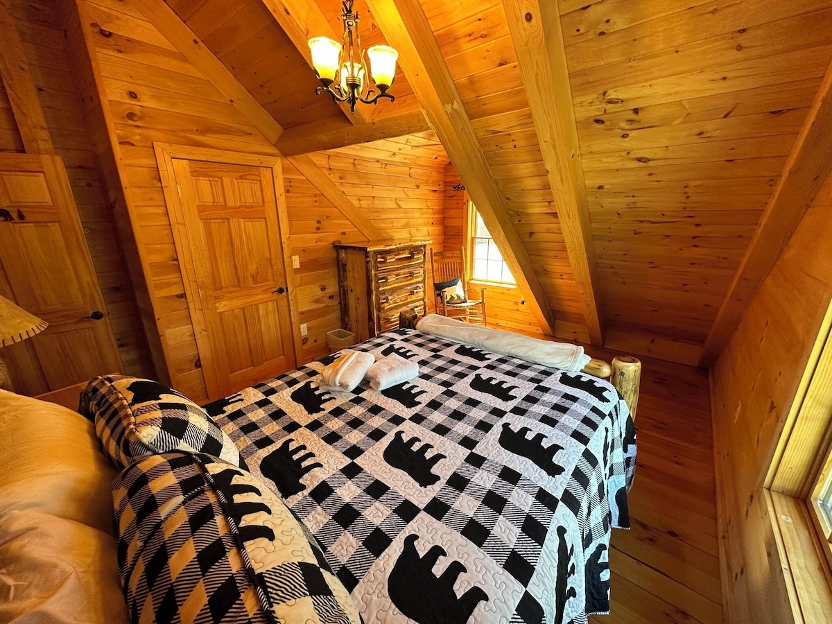 bedroom # 2 on 2nd floor (Queen bed)