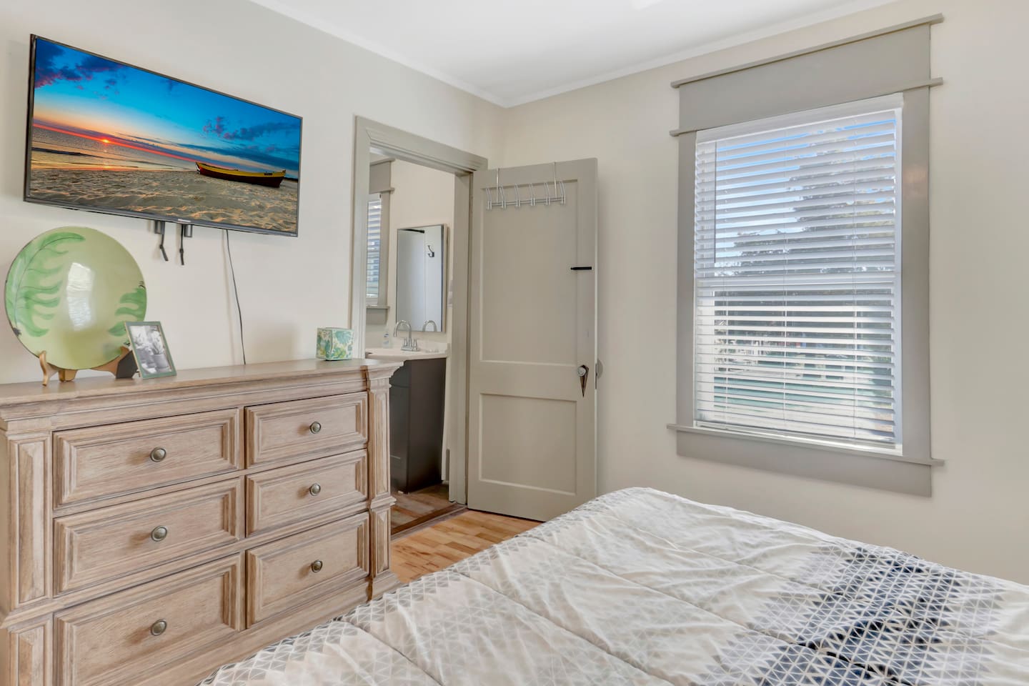 Bedroom with Bathroom