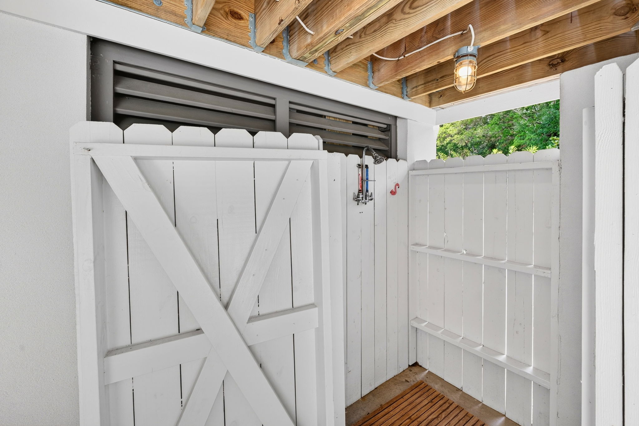 Outdoor Shower | Driftwood Dreams | 105 Forest Trail | Isle of Palms, SC | IOP Escapes