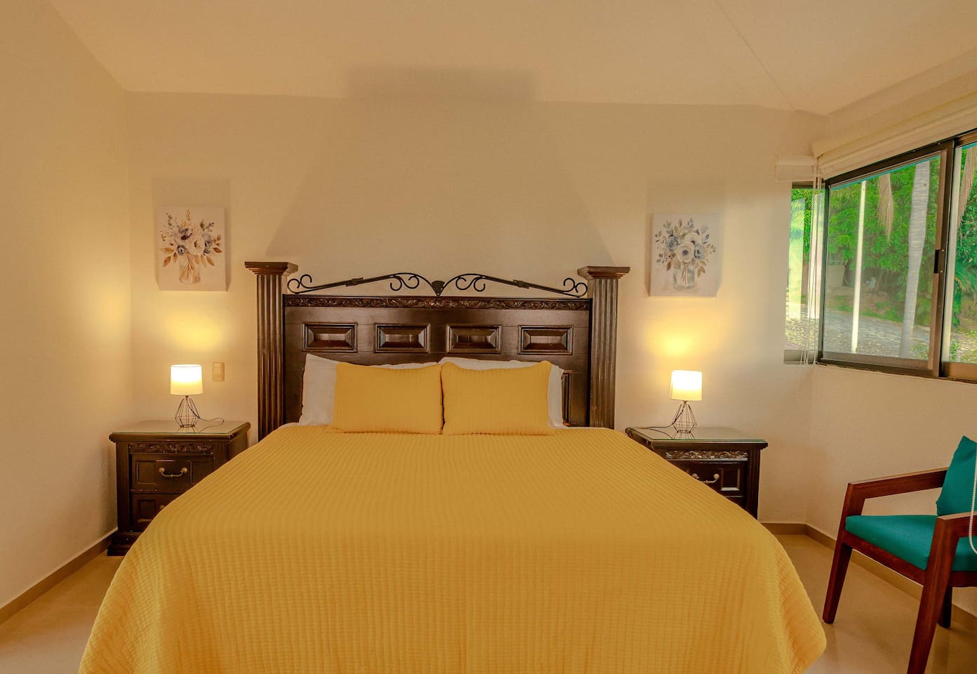 King Size Bed - Master Suite