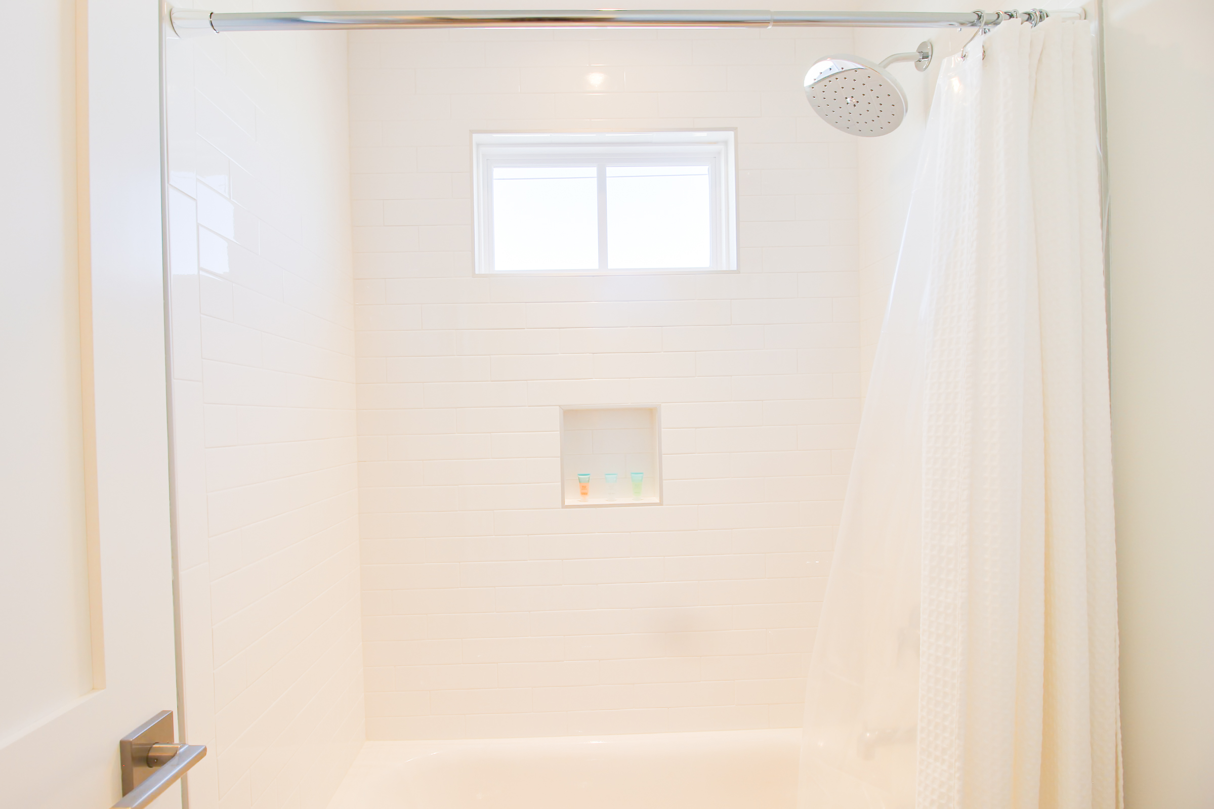 Bathroom 2 - Tub/Shower Combo