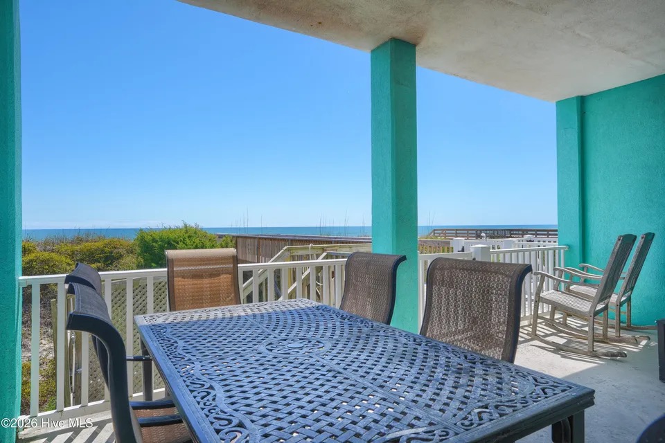Outdoor dining with a view!