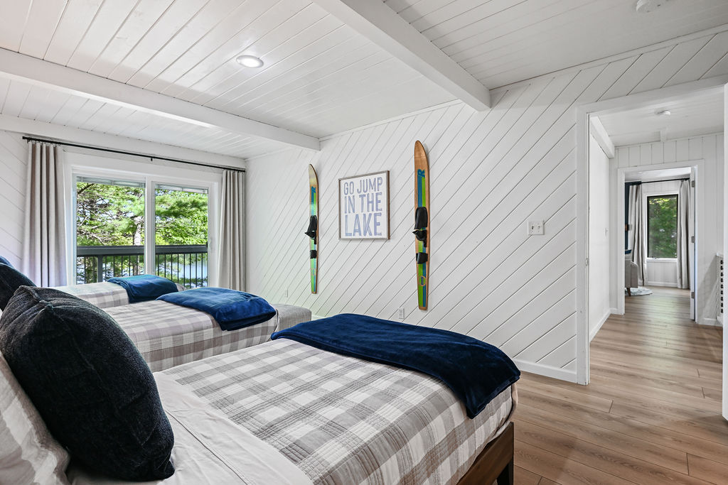 Bedroom 3 - Lake view and balcony access