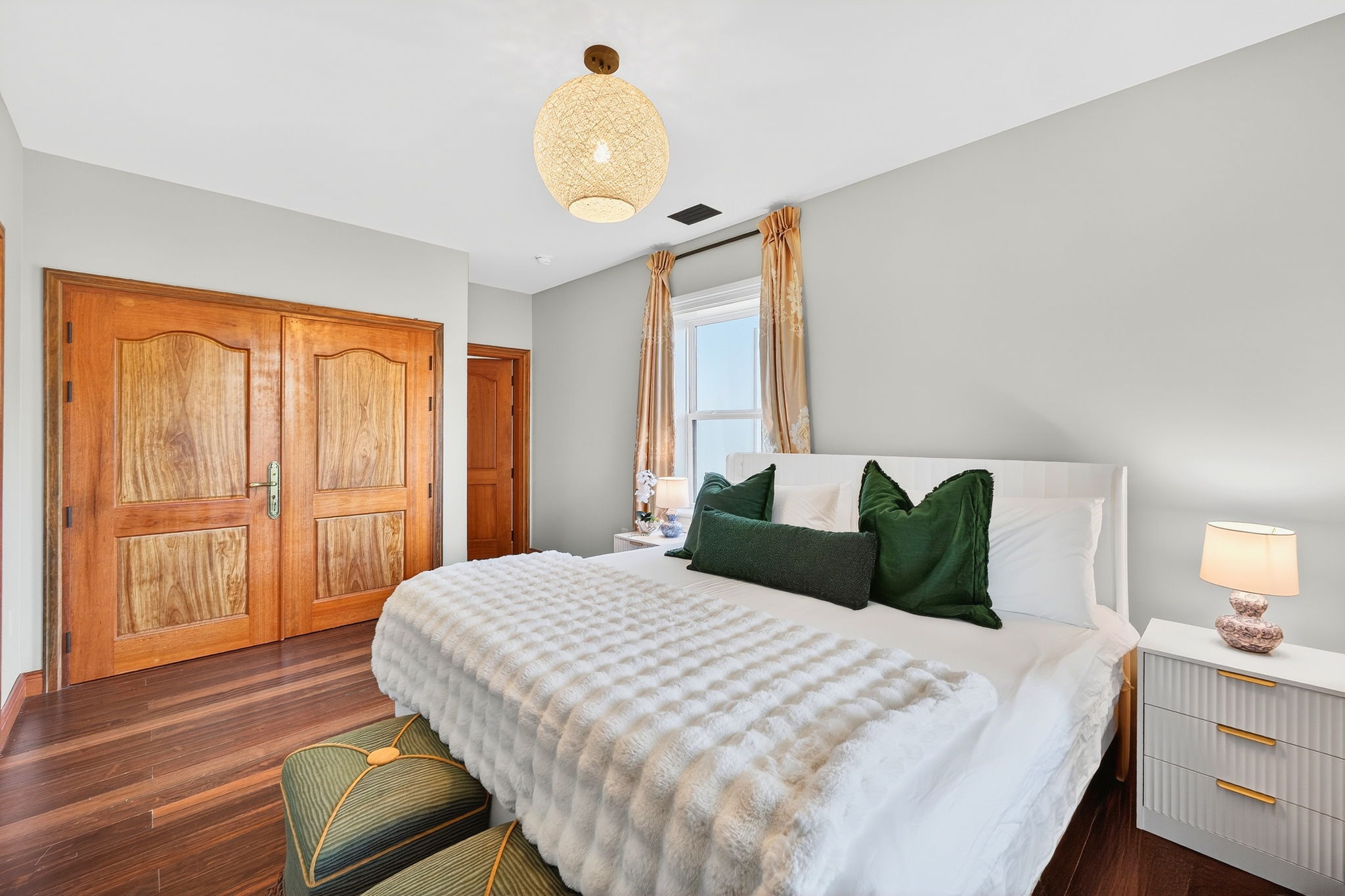 King Suite | Rosewood Retreat | 2605 Palm Blvd, Isle of Palms, SC | IOP Escapes