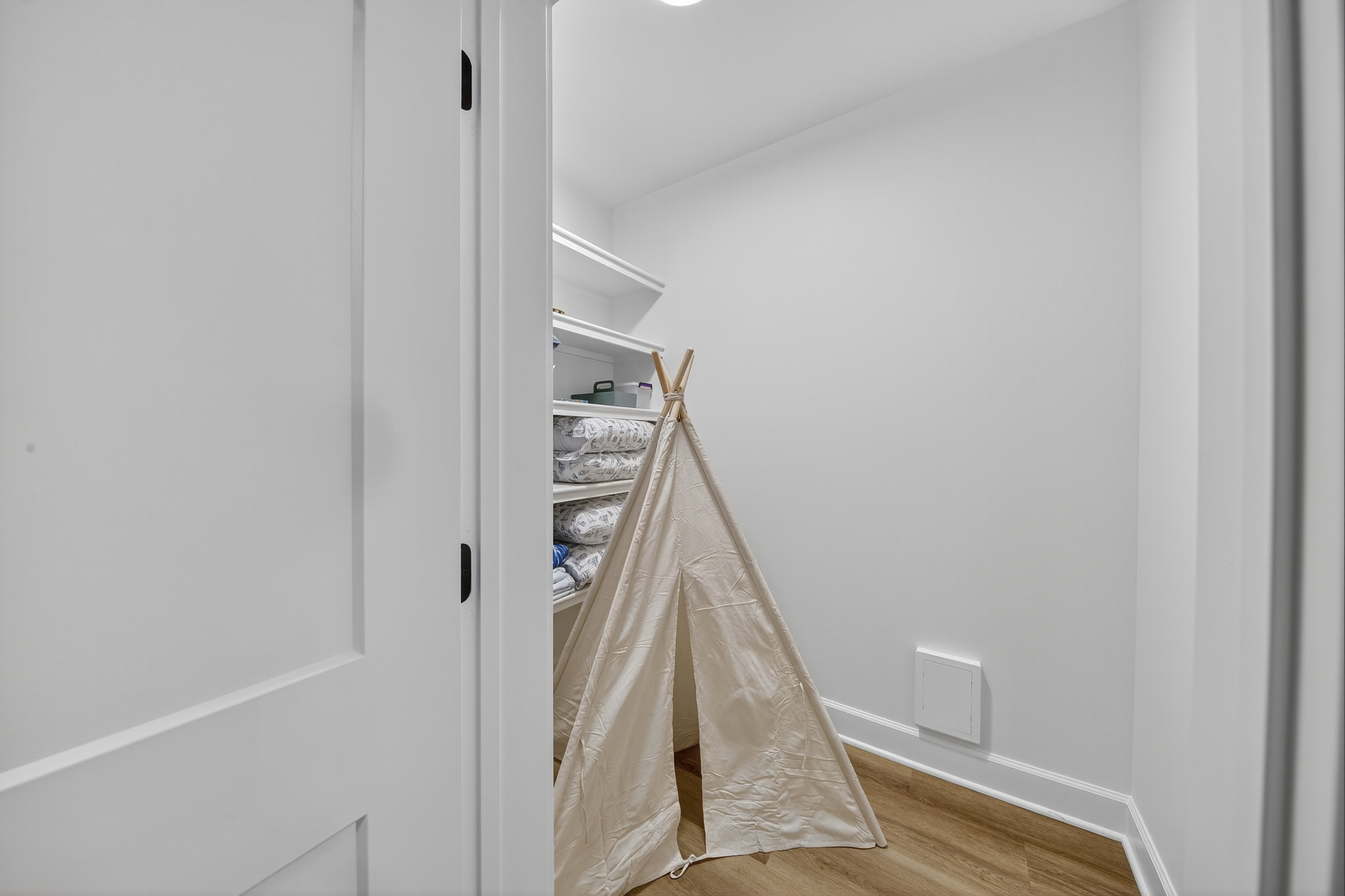 Well‑stocked linens and a surprise kids’ play teepee for little adventurers.