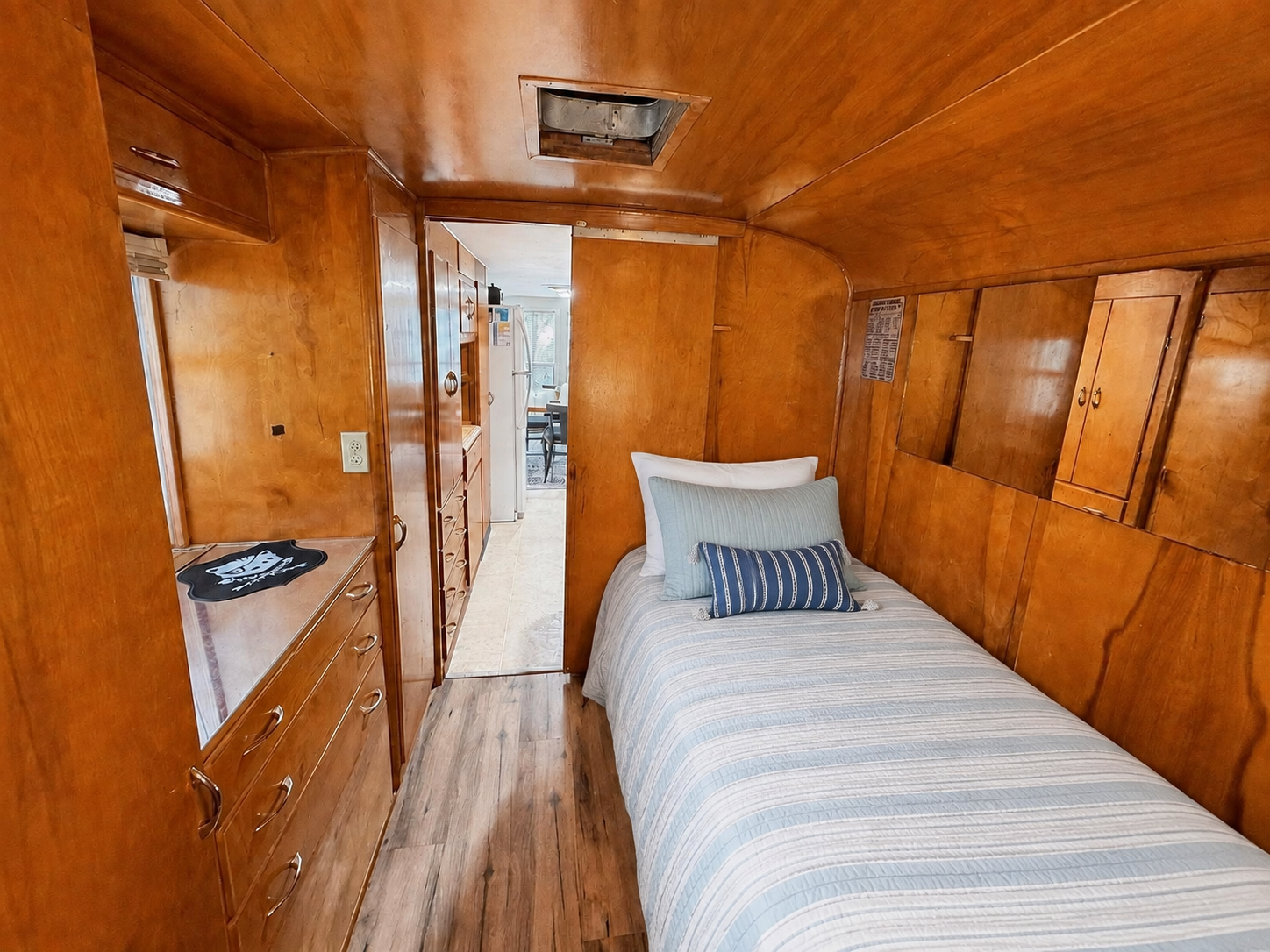 Twin bed
