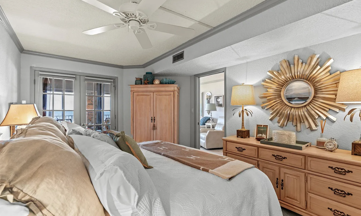 Master Bedroom w/ King Bed and Ocean Views