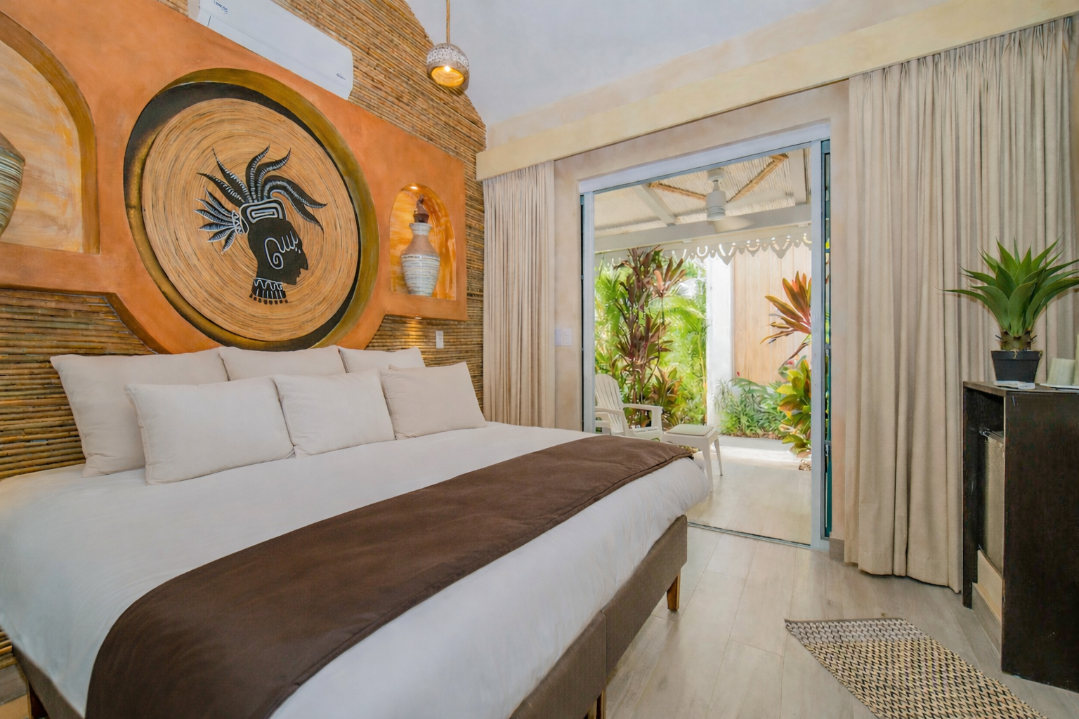 Guest Suite 5 King Bed