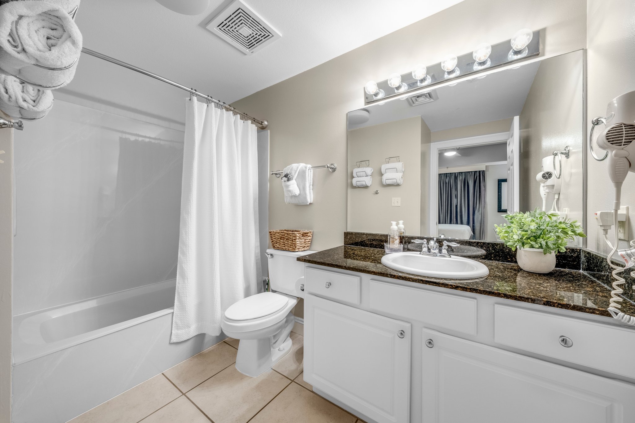 Ensuite bathroom 