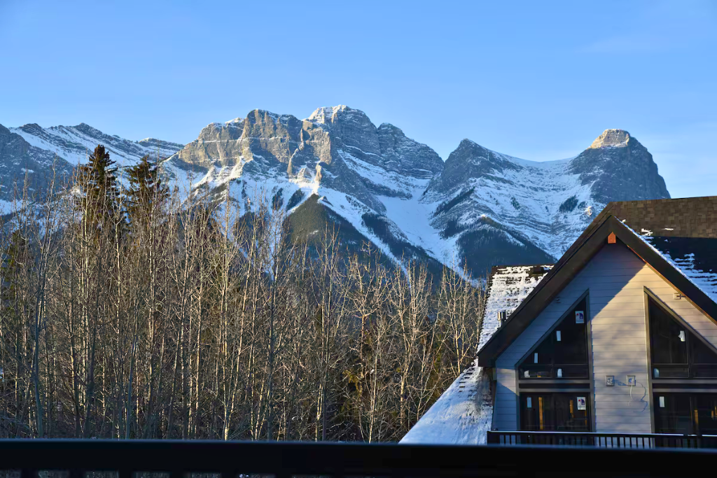 3rd Floor Patio View Of Ha Ling Peak