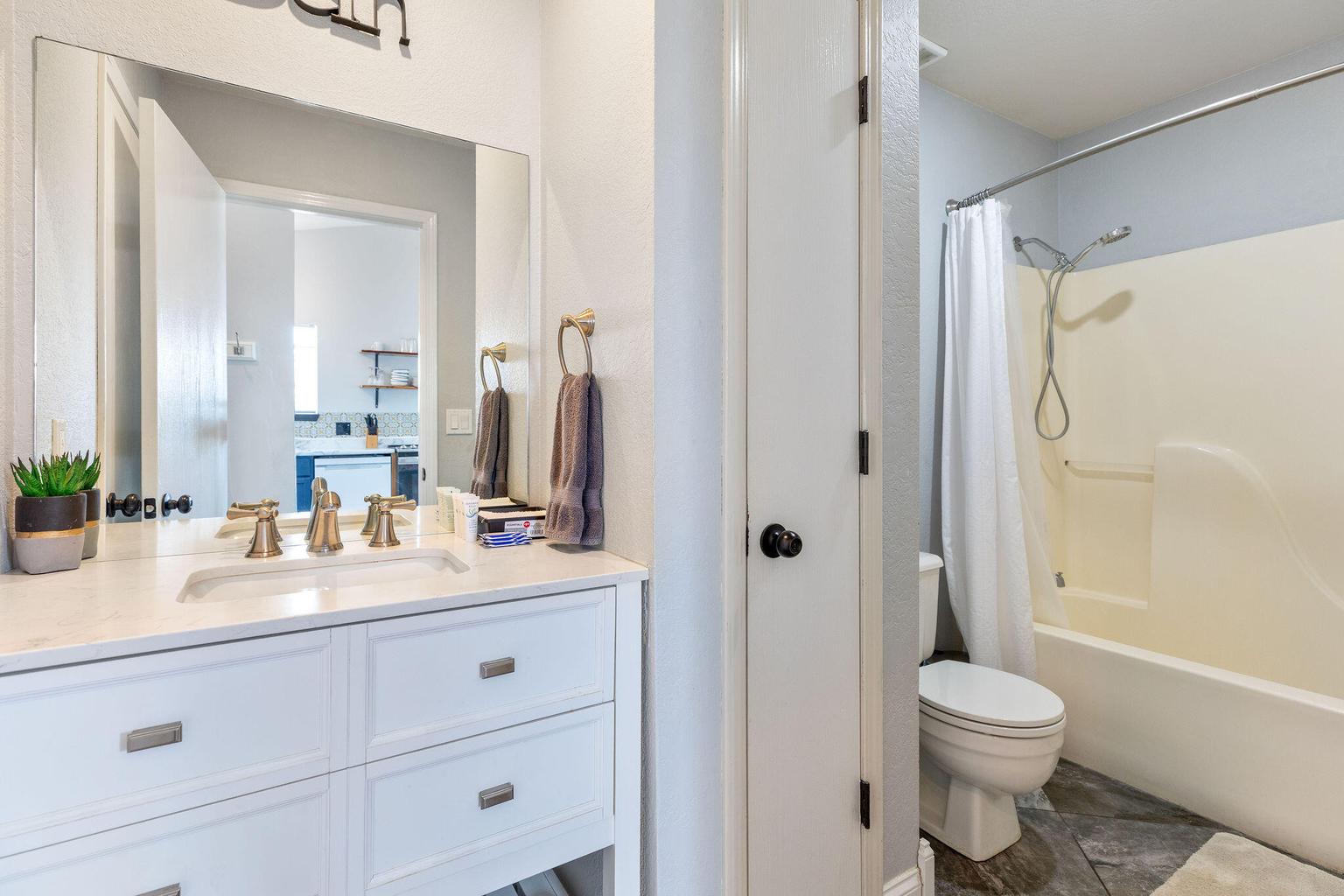 2nd Bathroom