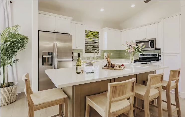 Large island and kitchen for entertaining