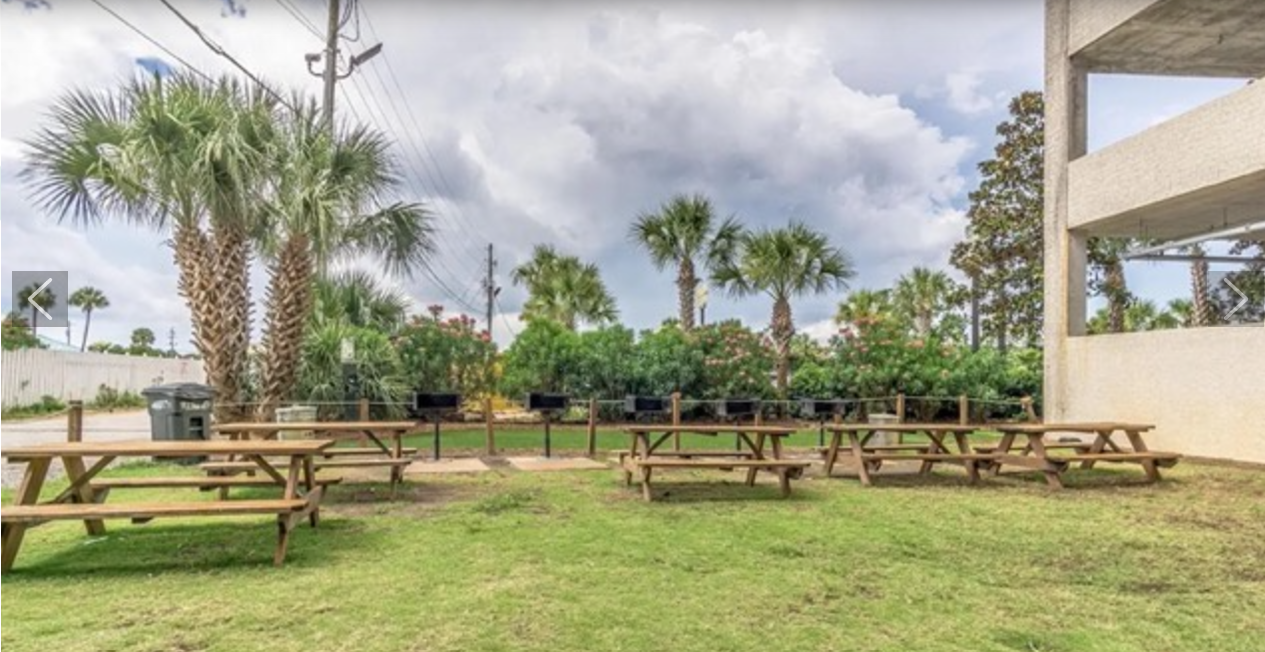 Charcoal Grill & Picnic Area