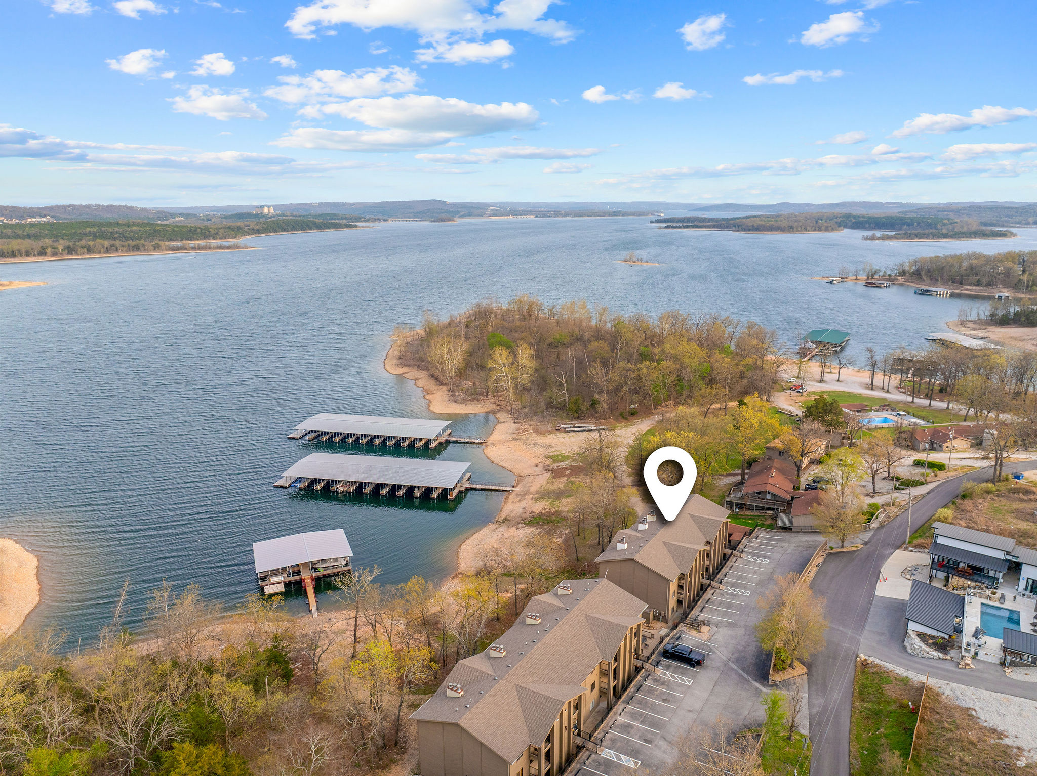 Building location and distance to the boat docks.