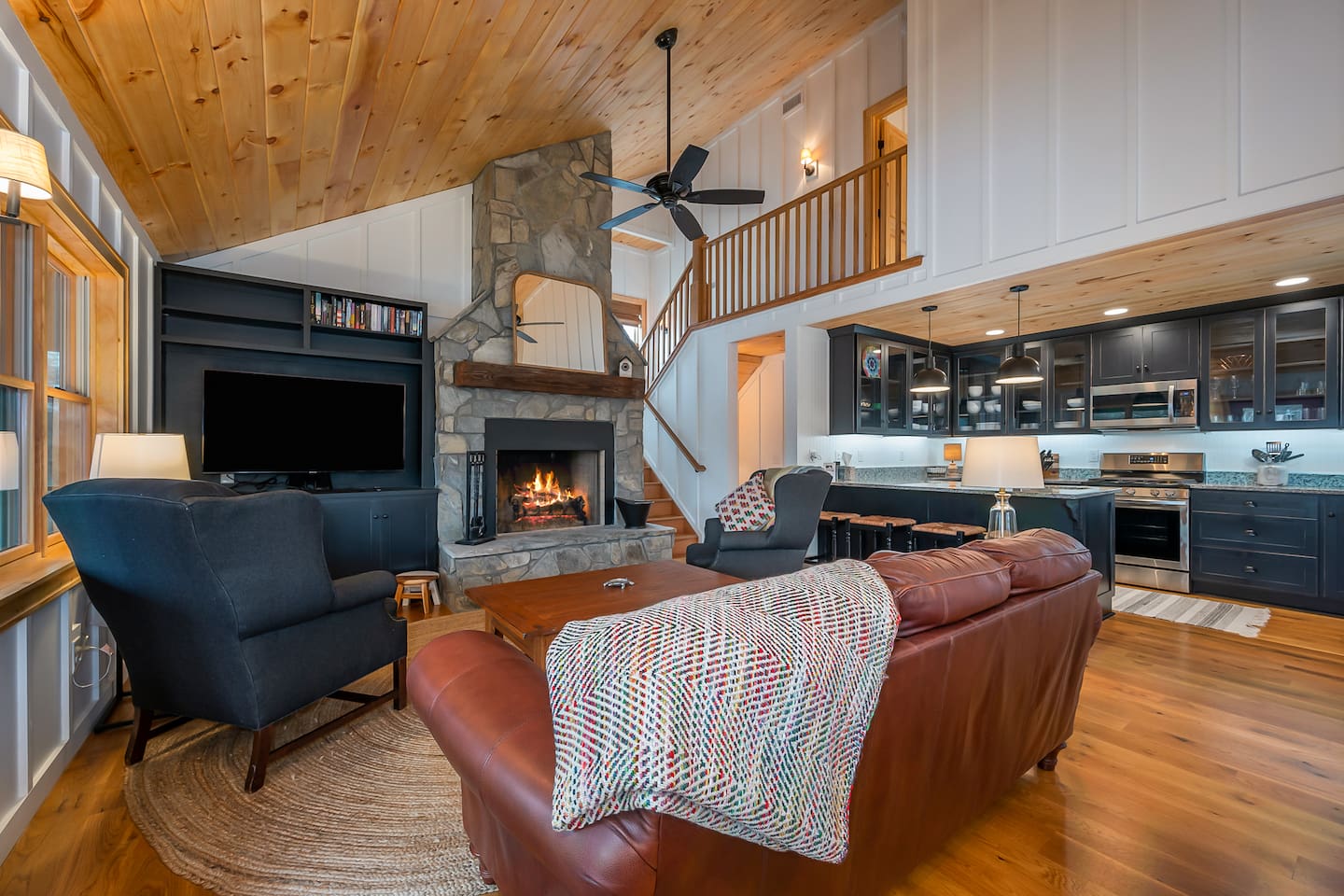Spacious living room
