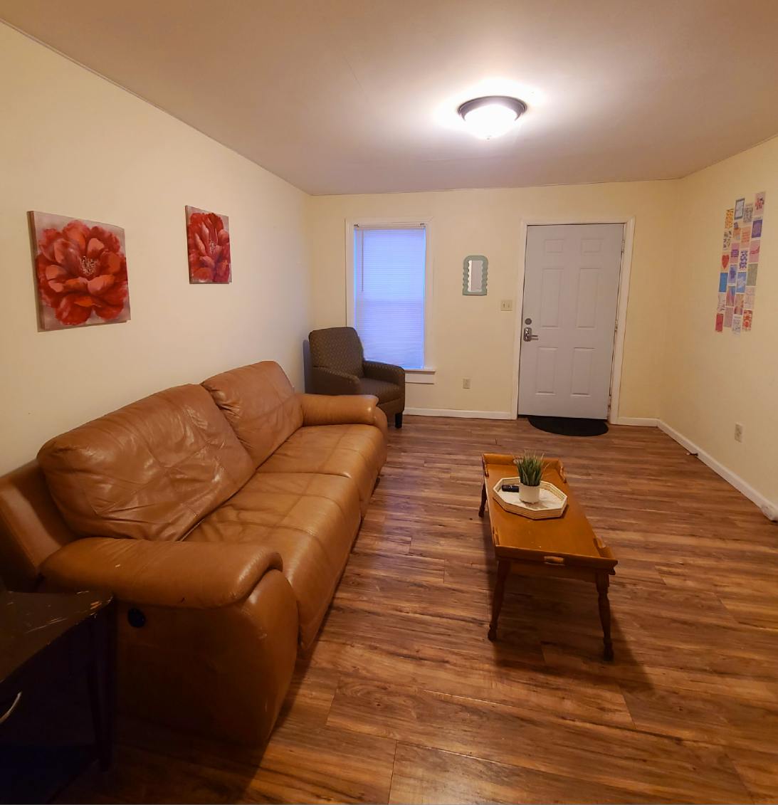 26 Columbia - Living room