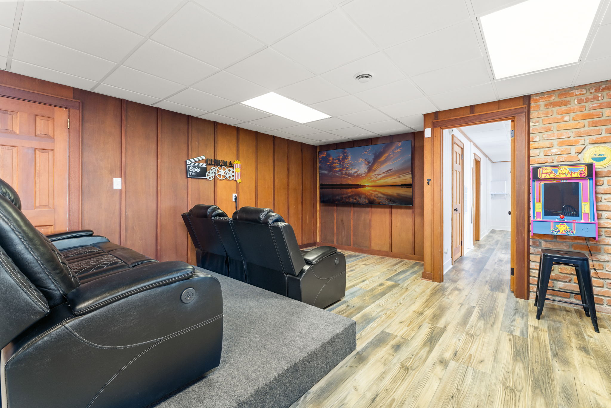 Watch movies together in the theater!