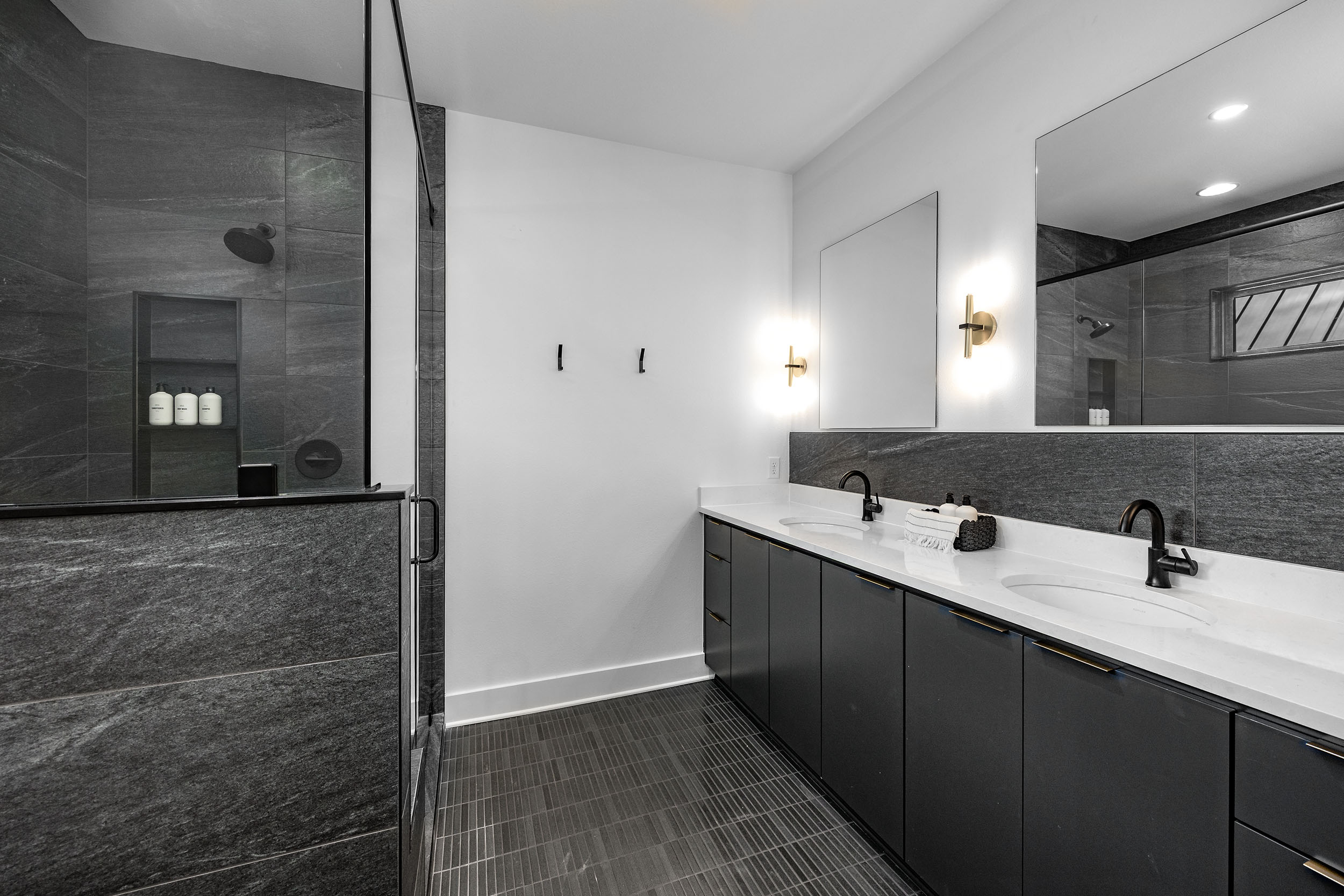 Modern, clean.  This bathroom suite continues the theme from the bedroom.