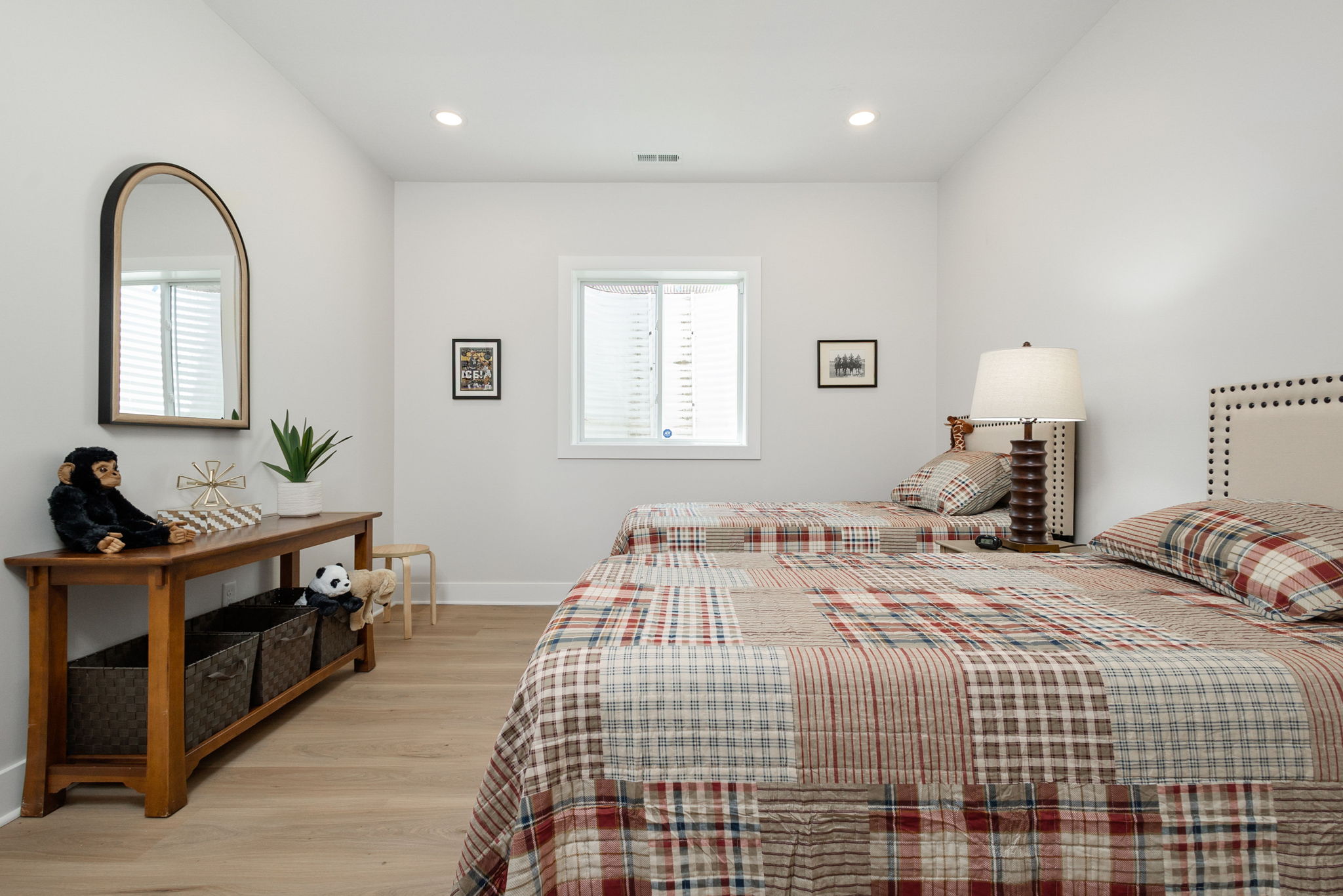Twin Bedroom 1