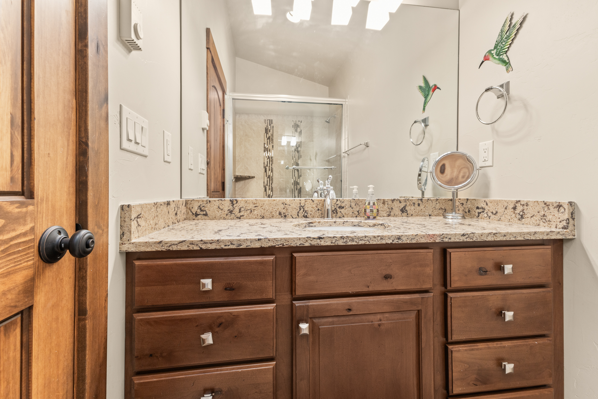 Upper Level -- Ensuite Bathroom #2