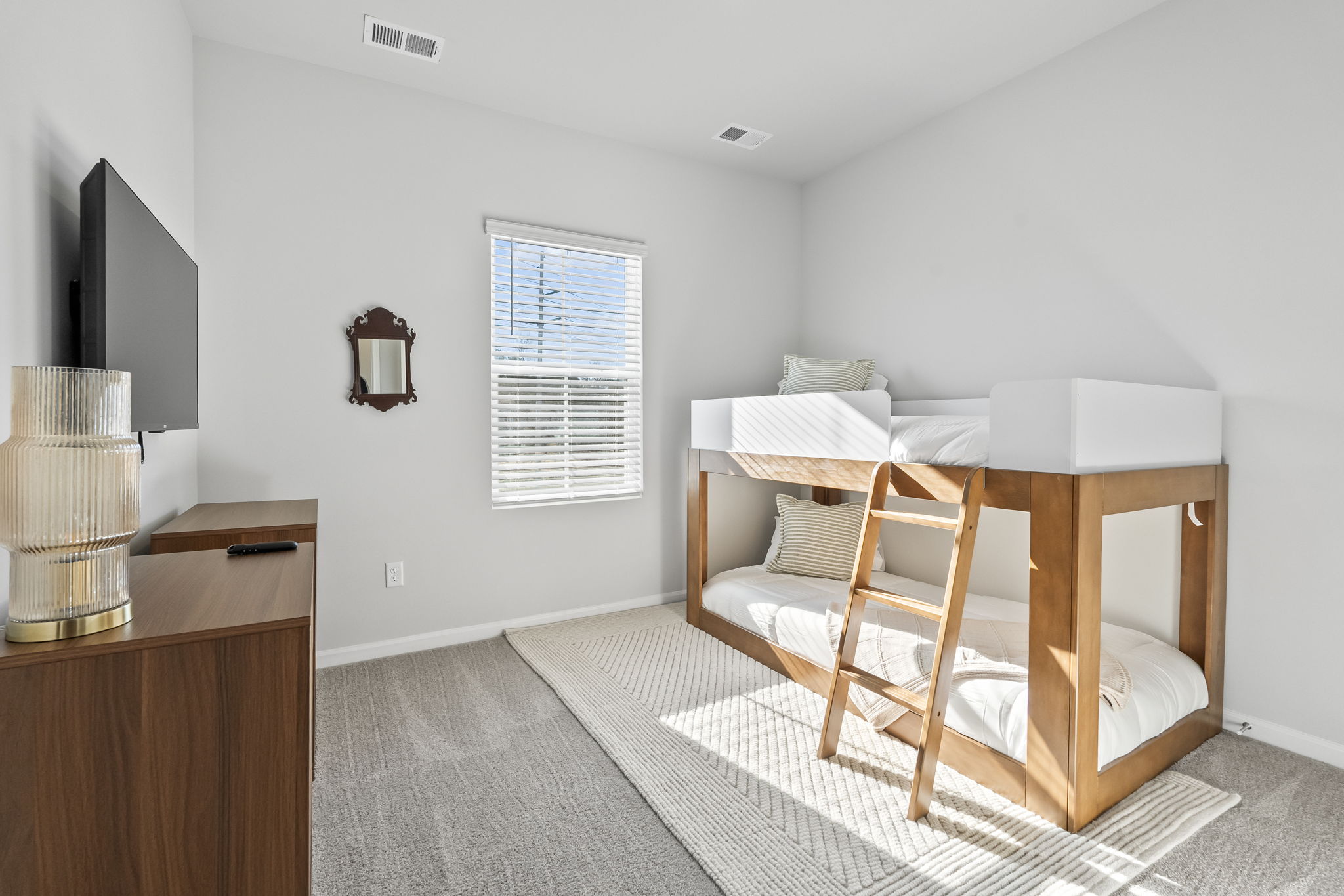 Kids Bedroom with Twin bunk beds