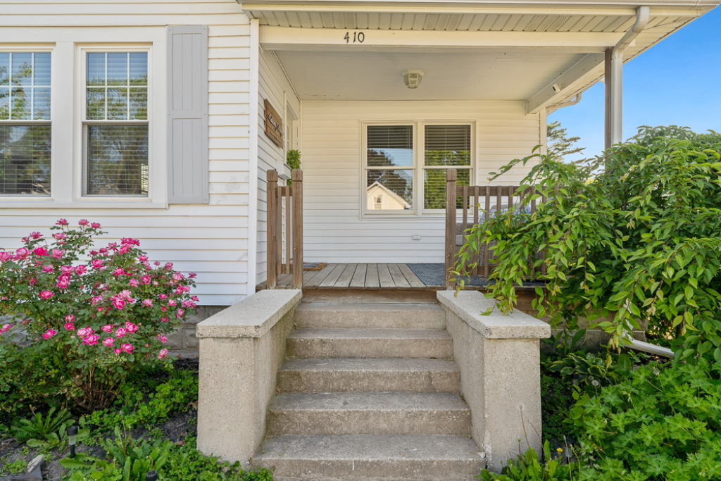 A few steps to navigate to enjoy our home