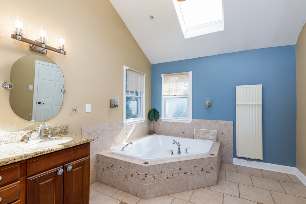 Jacuzzi tub perfect after a long day at the beach.