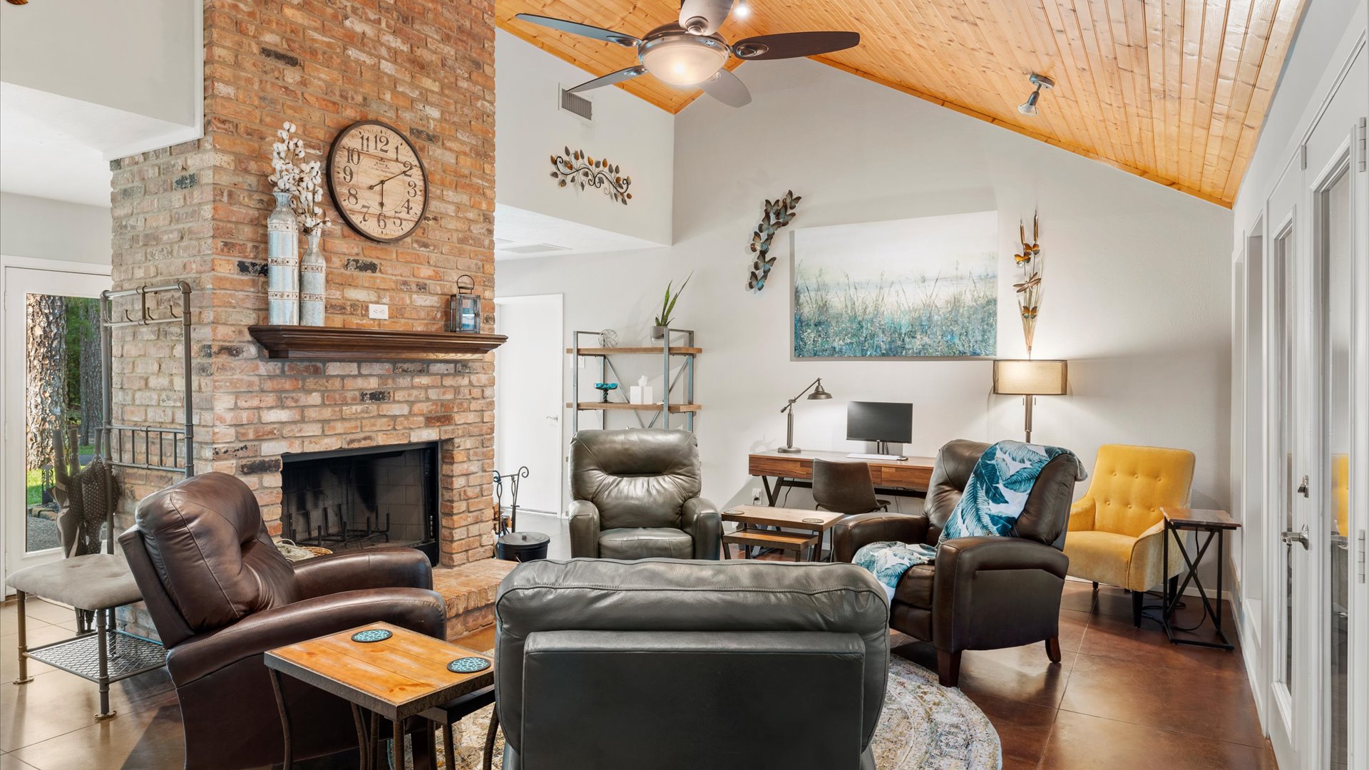 The lobby is a warm, welcoming space perfect for relaxing or catching up with family and friends. It includes soft blankets, comfy seating, and Bluetooth speakers for your favorite tunes.
