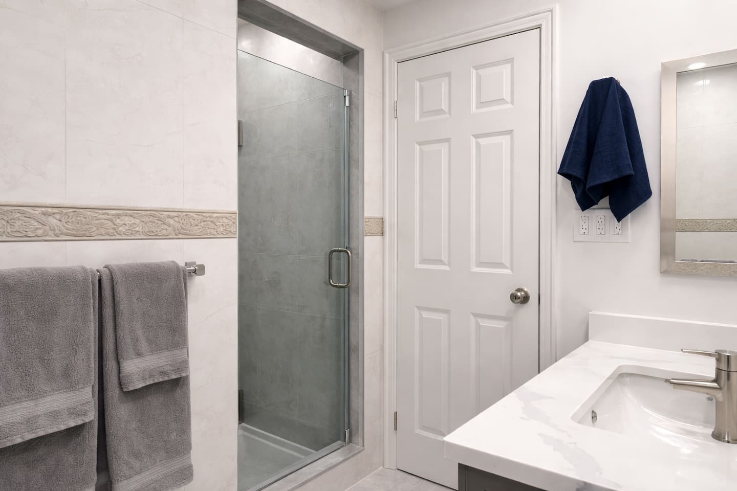 Bathroom 1 - King Room Ensuite