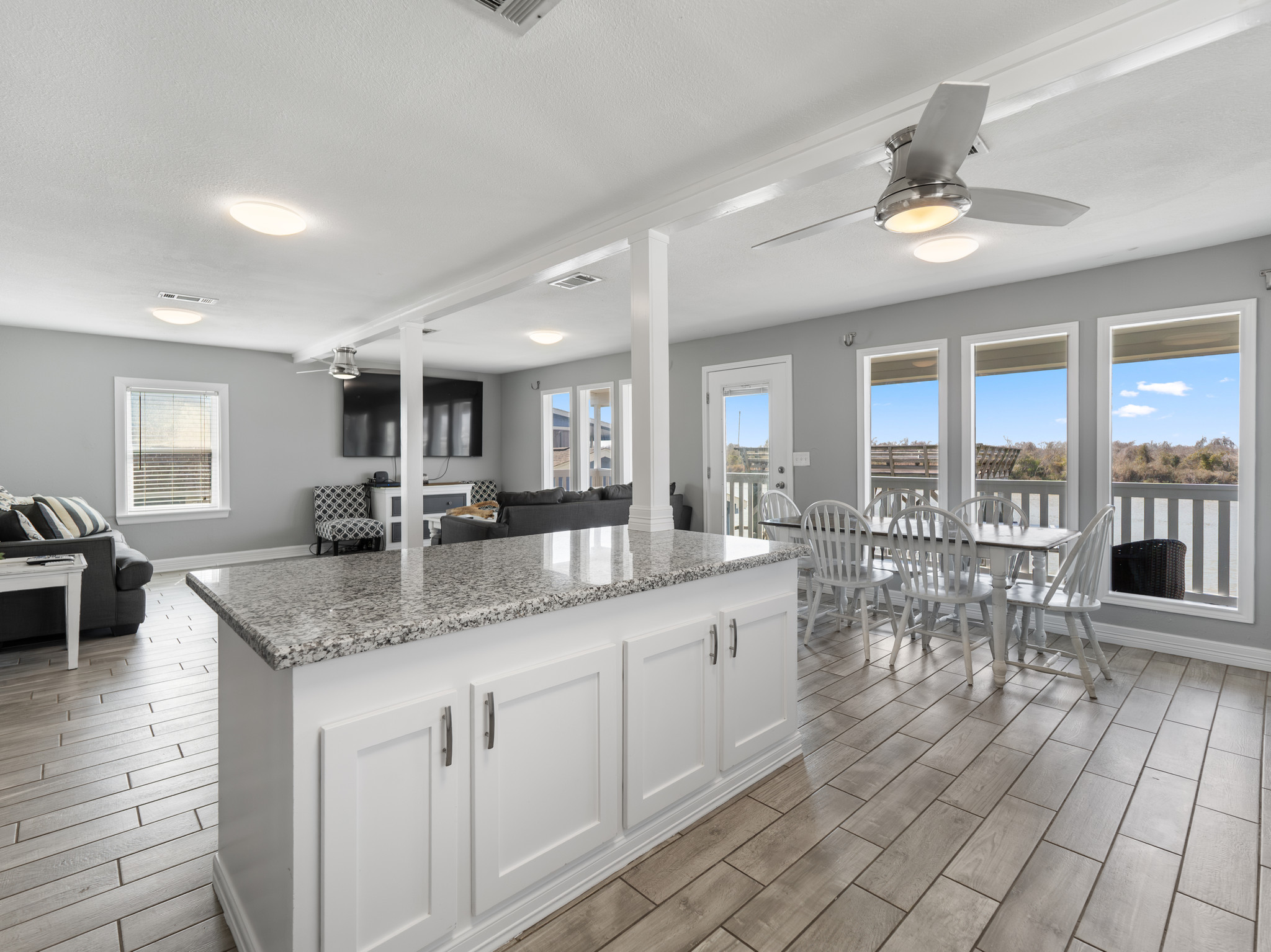 Main Kitchen (upstairs)