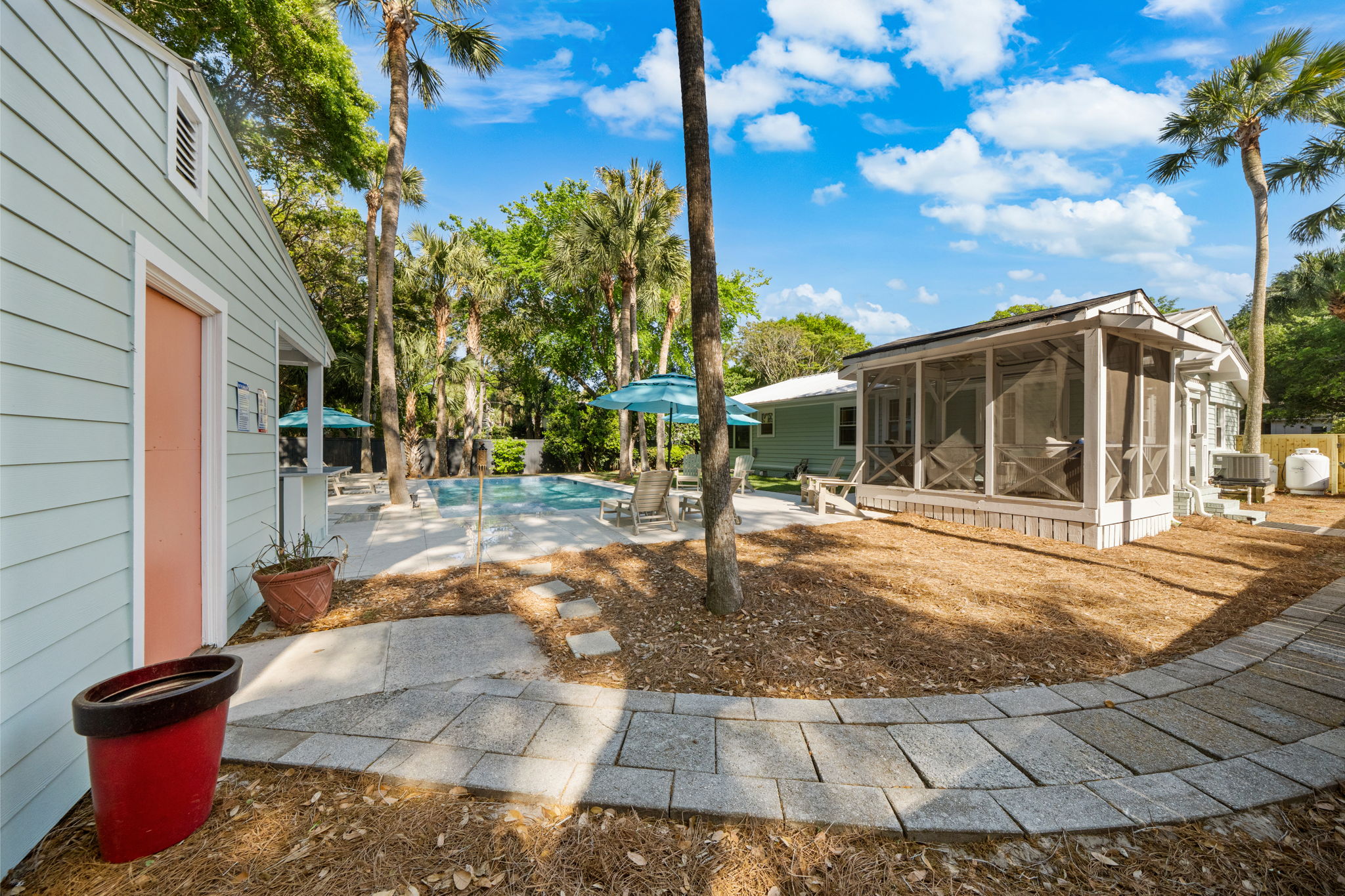 Backyard | IOP Escapes Beach Blessing | 3705 Hartnett Blvd, Isle of Palms, SC