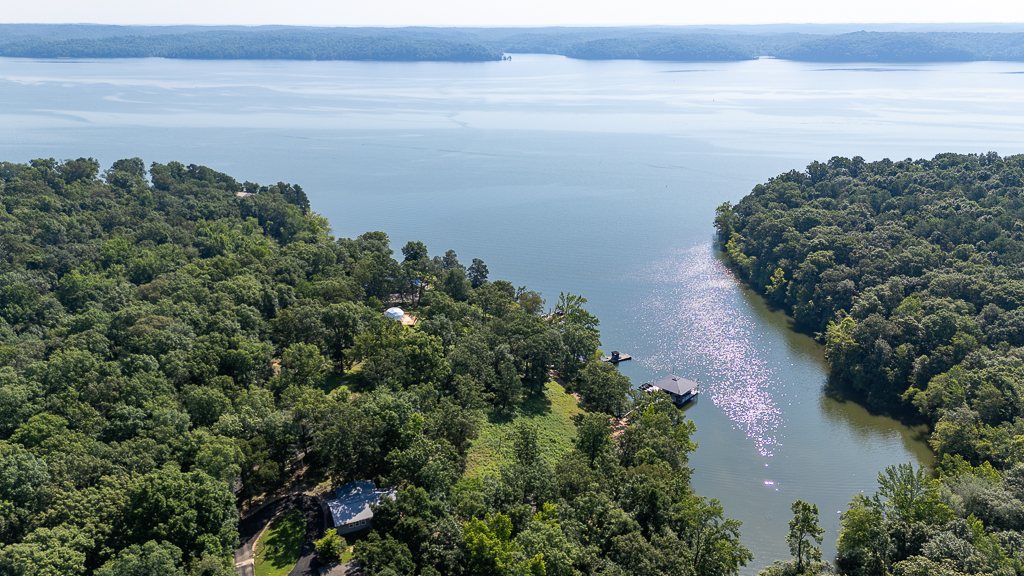So much room for lake-day fun — from swimming to fishing to boat rides!