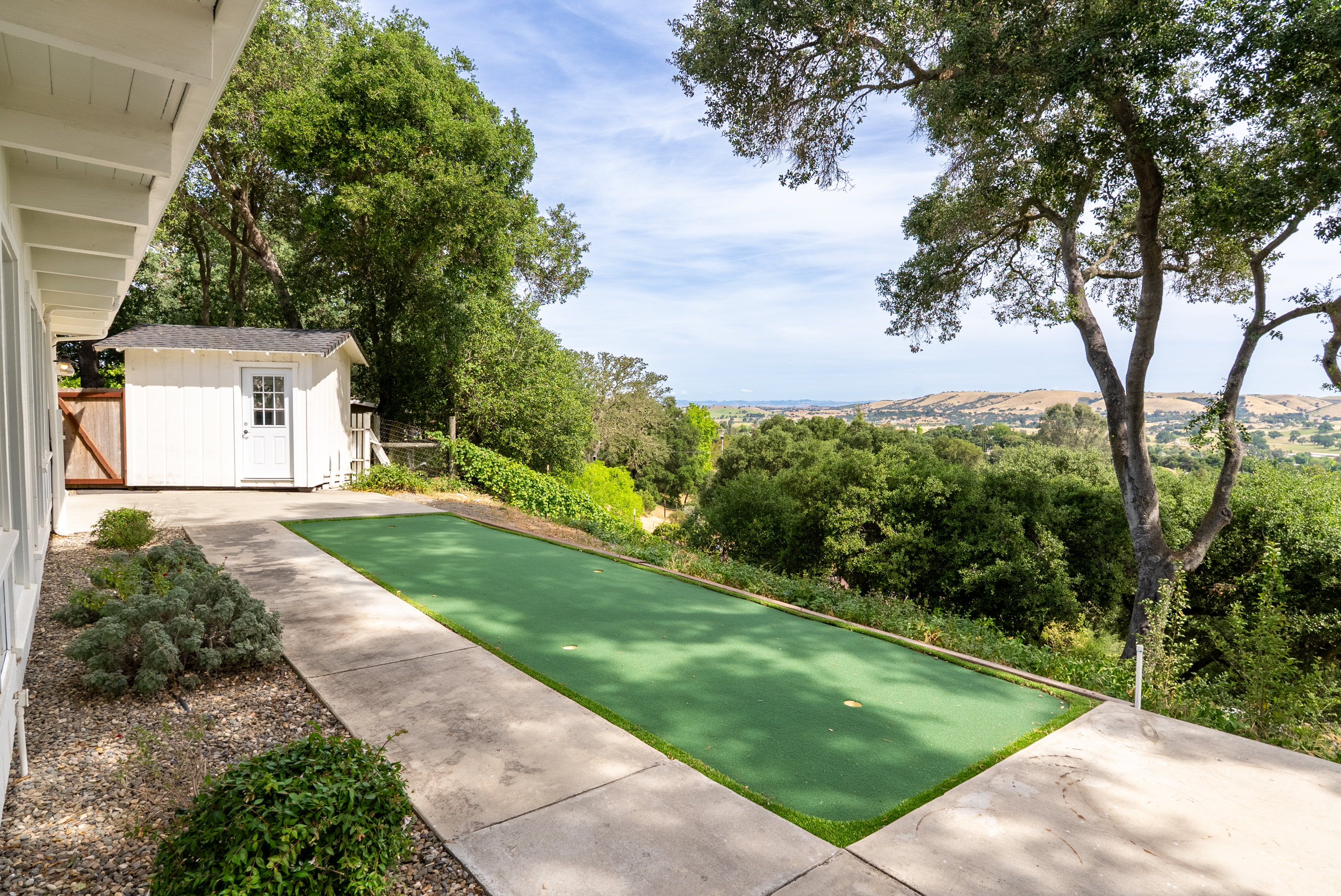 Unwind with a few putts while taking in the endless beauty of the valley.