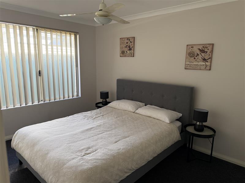 2nd Bedroom | Queen Bed (linen not included)