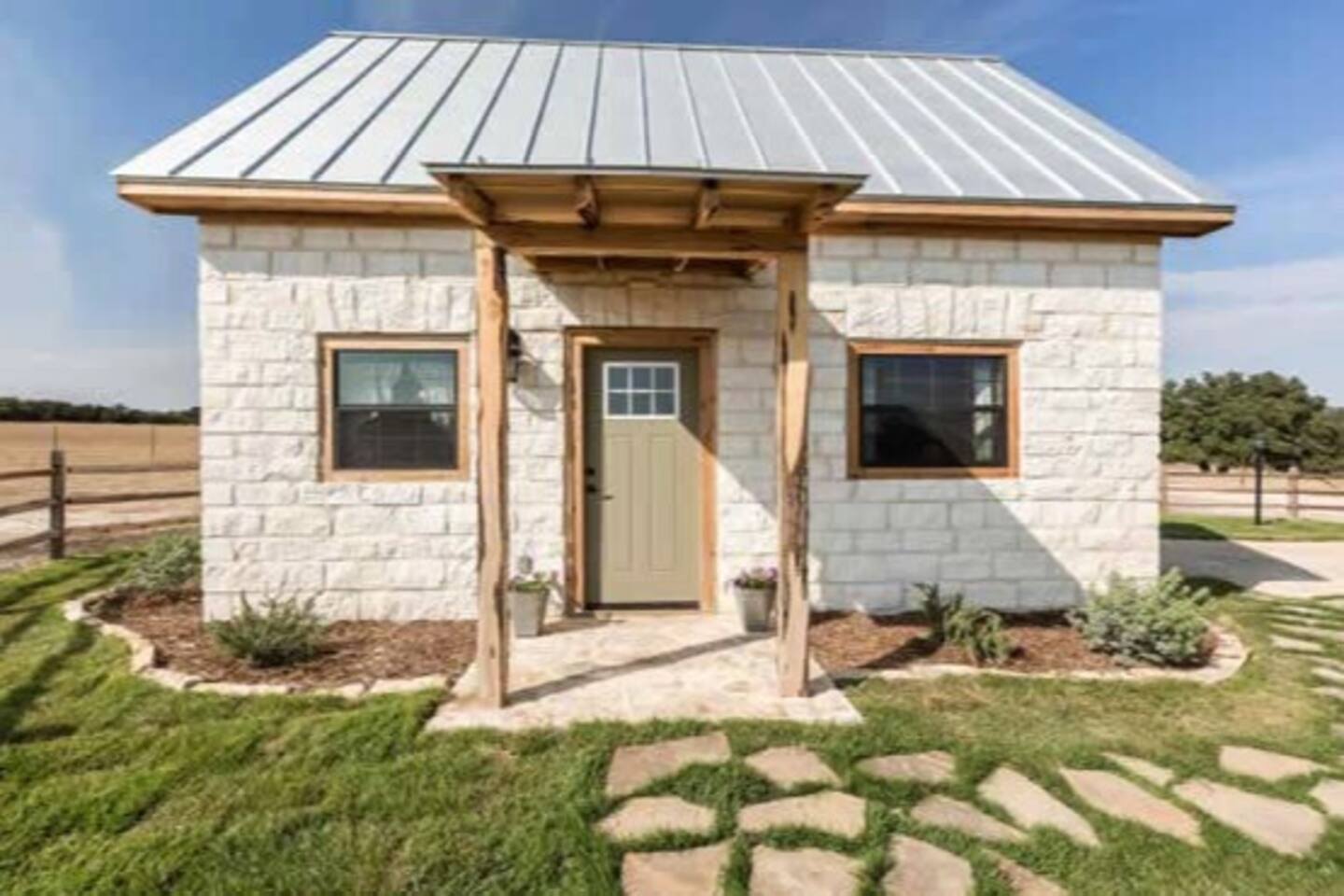 The Stone Cottage for 2 with hot tub
