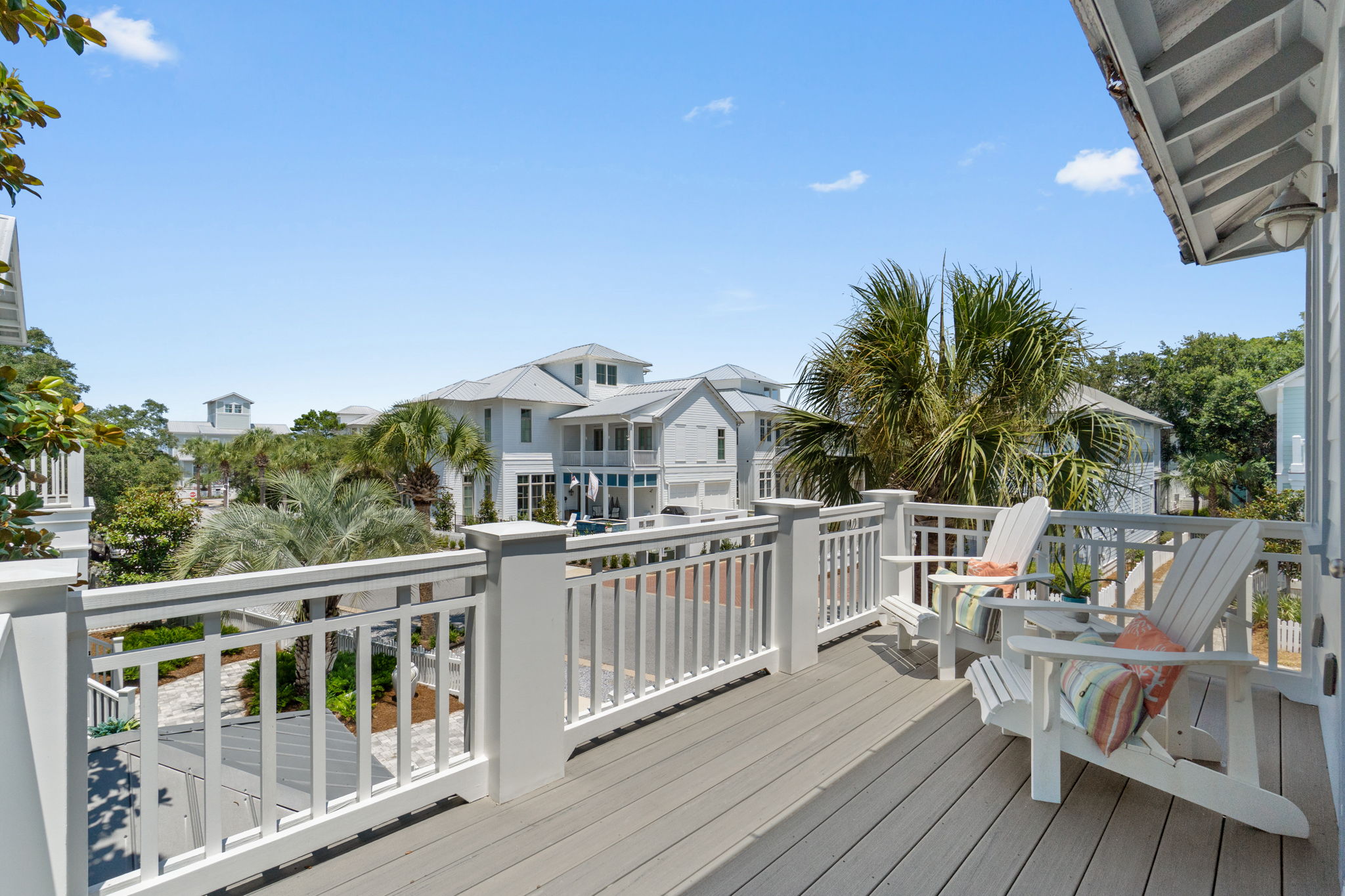 Upstairs King, Private Balcony