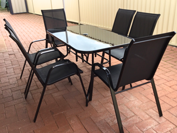 Outdoor dining for 6 people also includes 4 burner gas BBQ