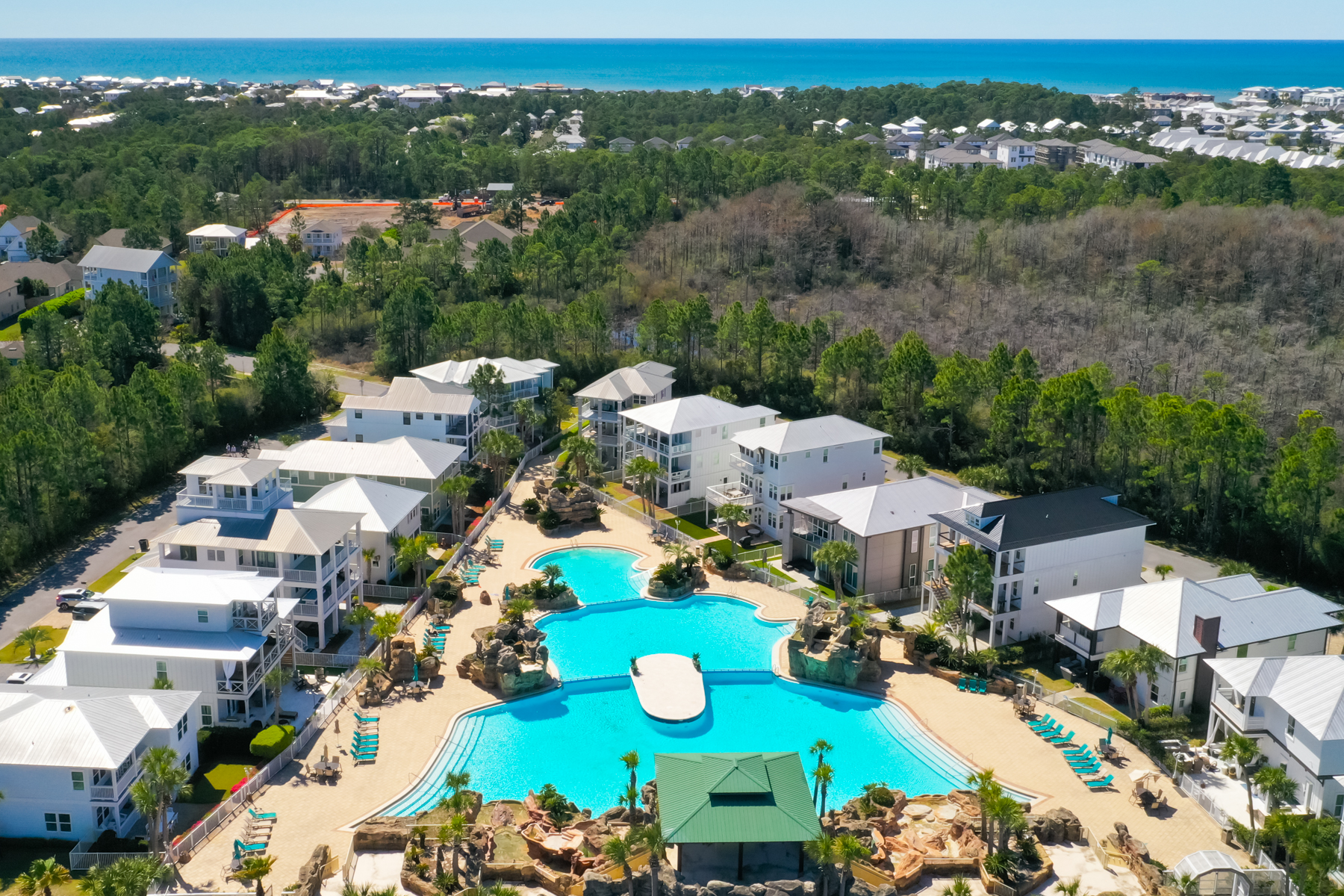 Resort 14K sf Pool