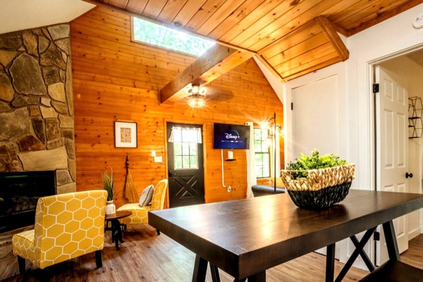 Bees Knees — Gatlinburg, TN — vacation rental
