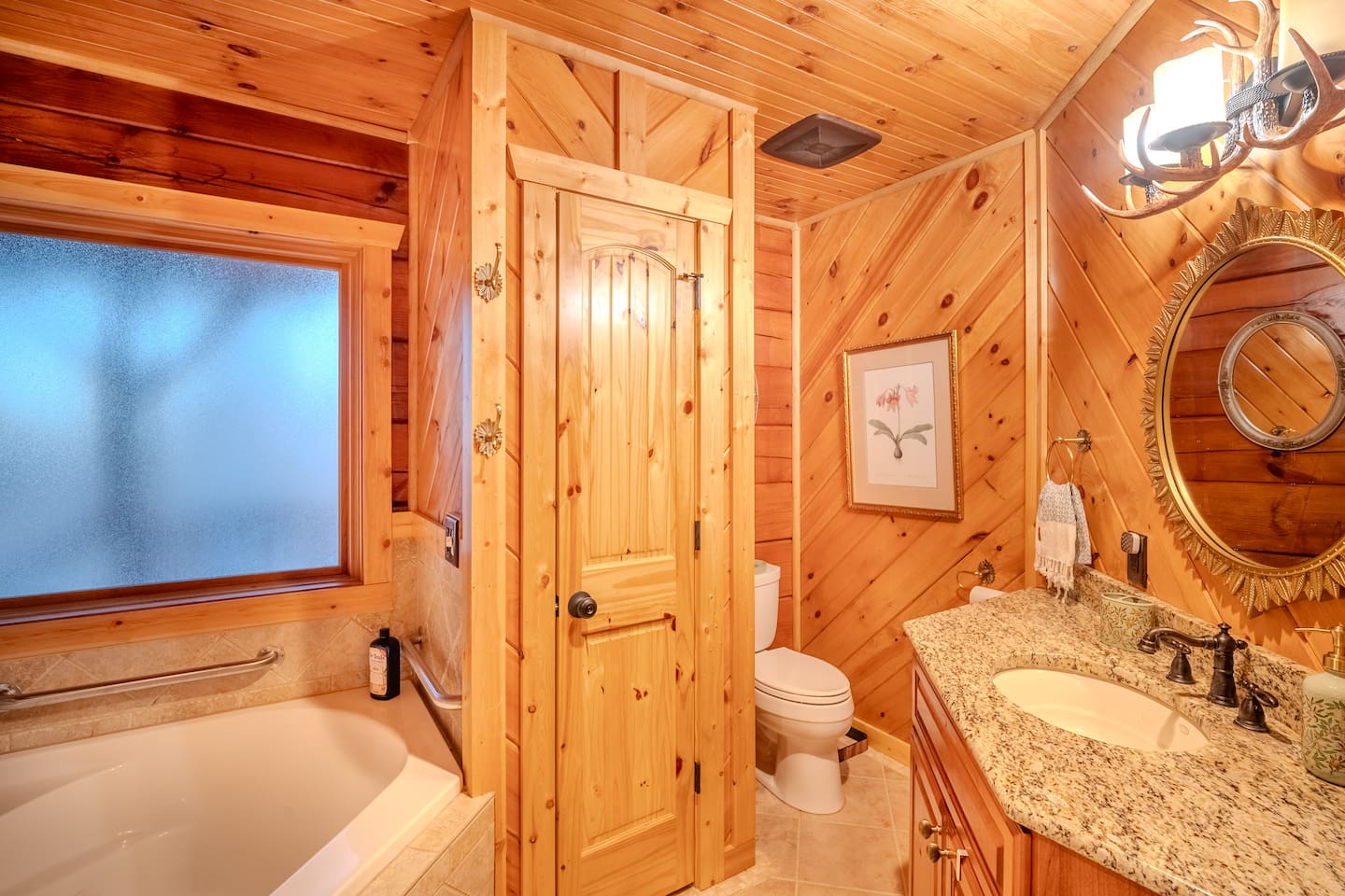Butterfly room (the largest of the rooms) bathroom with garden tub