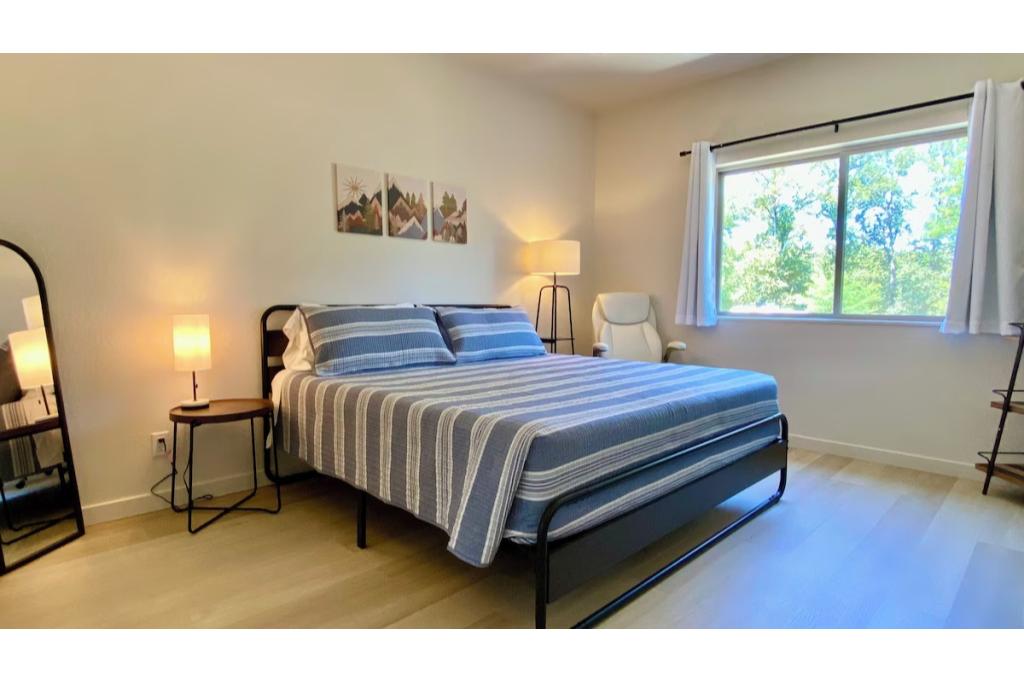 grants pass vacation home